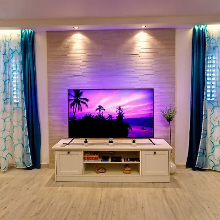 House Sandra سبليت