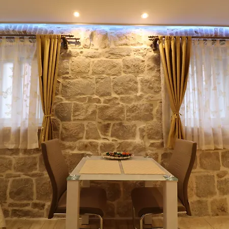 House Sandra 3* سبليت