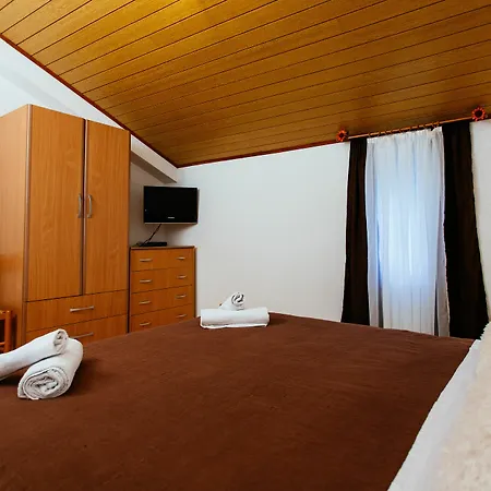 House Sandra 3*
