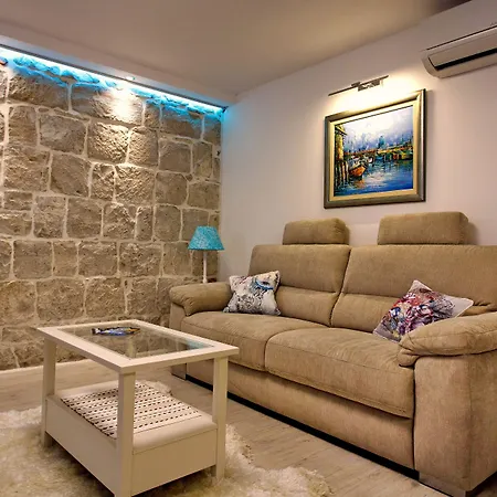 House Sandra 3* Сплит