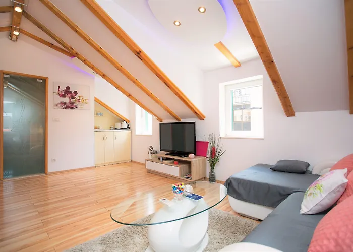 House Sandra 3* Split