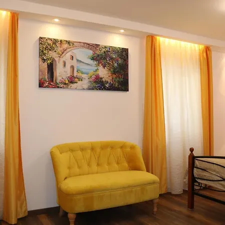 House Sandra بيت ضيافة سبليت