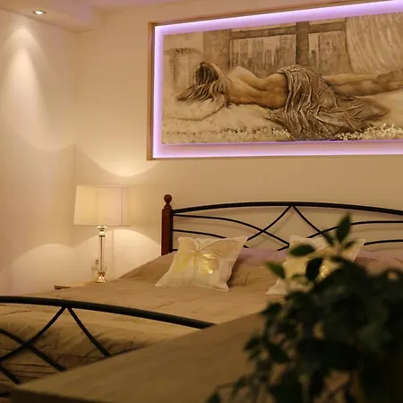 House Sandra بيت ضيافة 3*