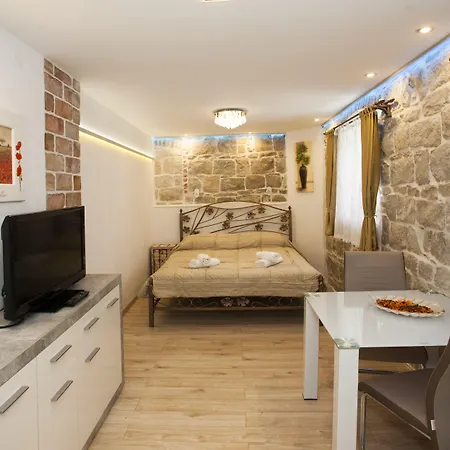 Pensión House Sandra 3*