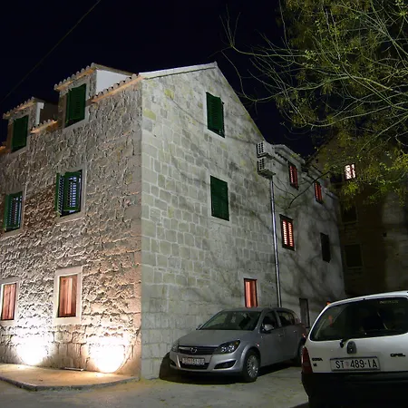 House Sandra Pensión Split