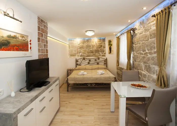 Guest house House Sandra 3*