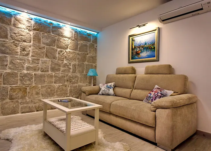 House Sandra 3* Split