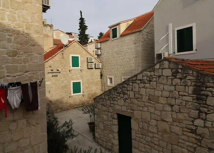 House Sandra 3* Split